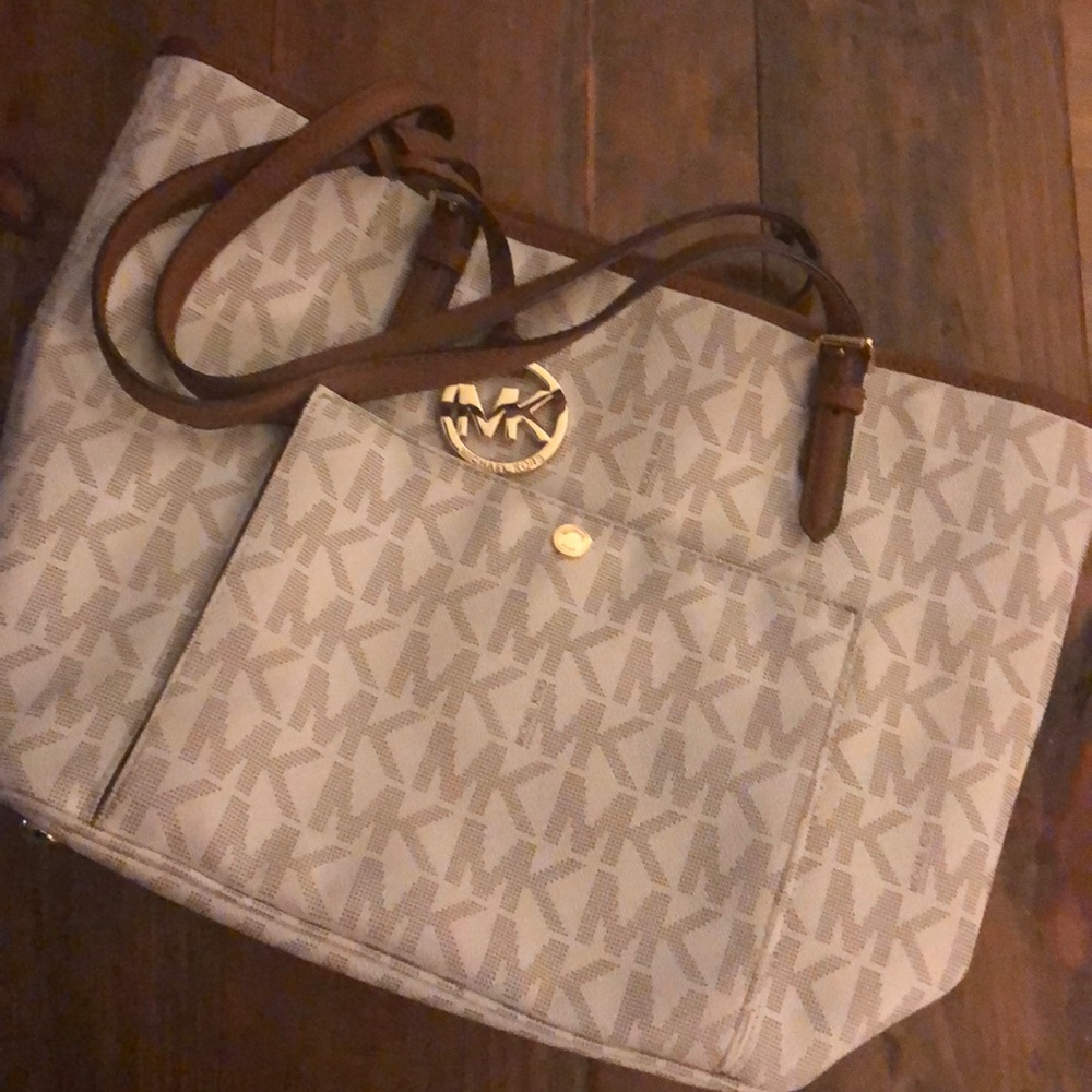 Michael Kors hand bag. Jet Set tote!